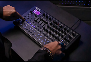 Roland - Company - ニュースリリース - 2023 - 往年のアナログ