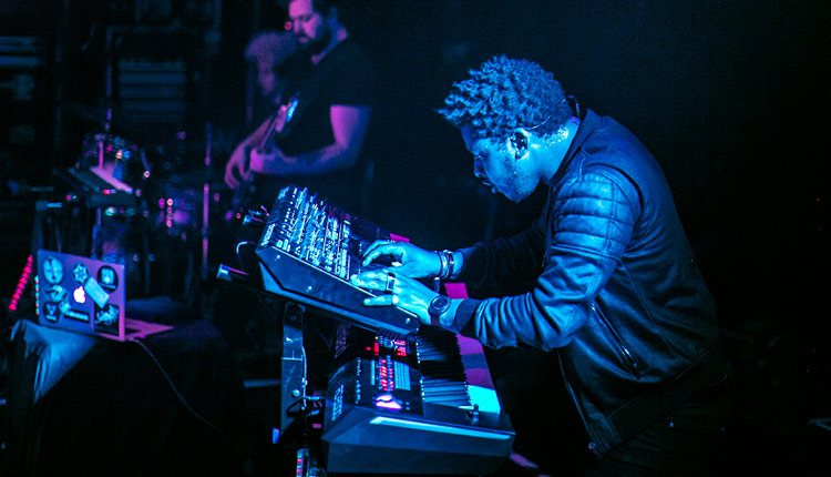 Kola Bello Keyboard Rigs
