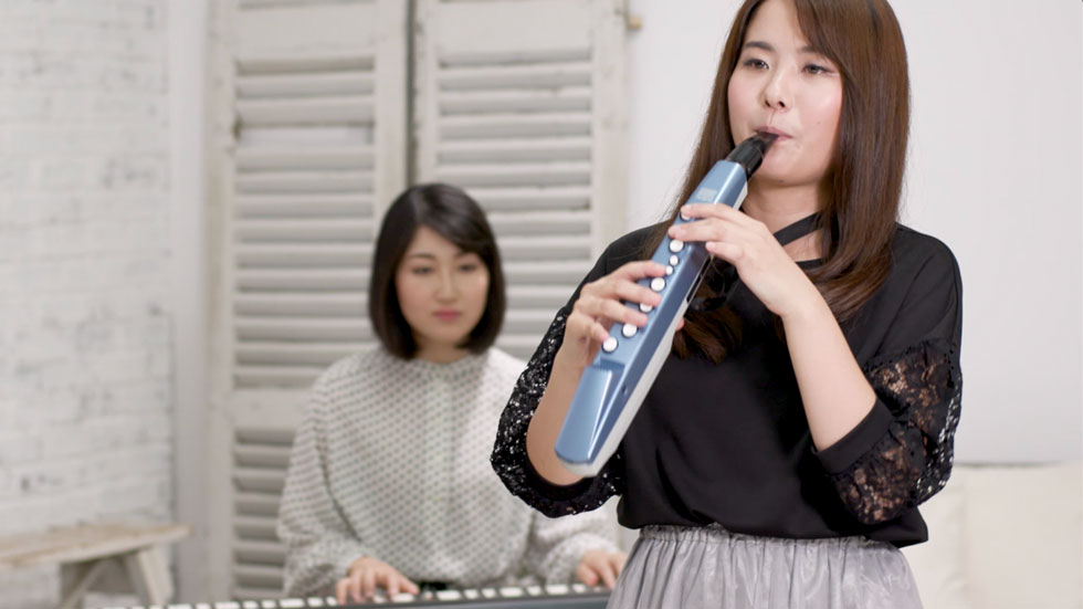 管楽器の新しい楽しみ方を広げる エアロフォン | Roland