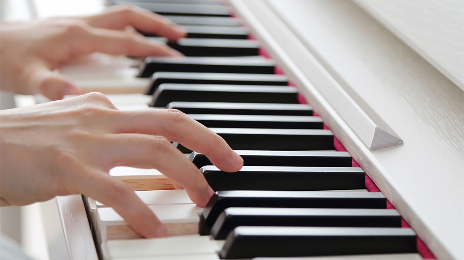 正しい指の形でピアノを練習していますか？