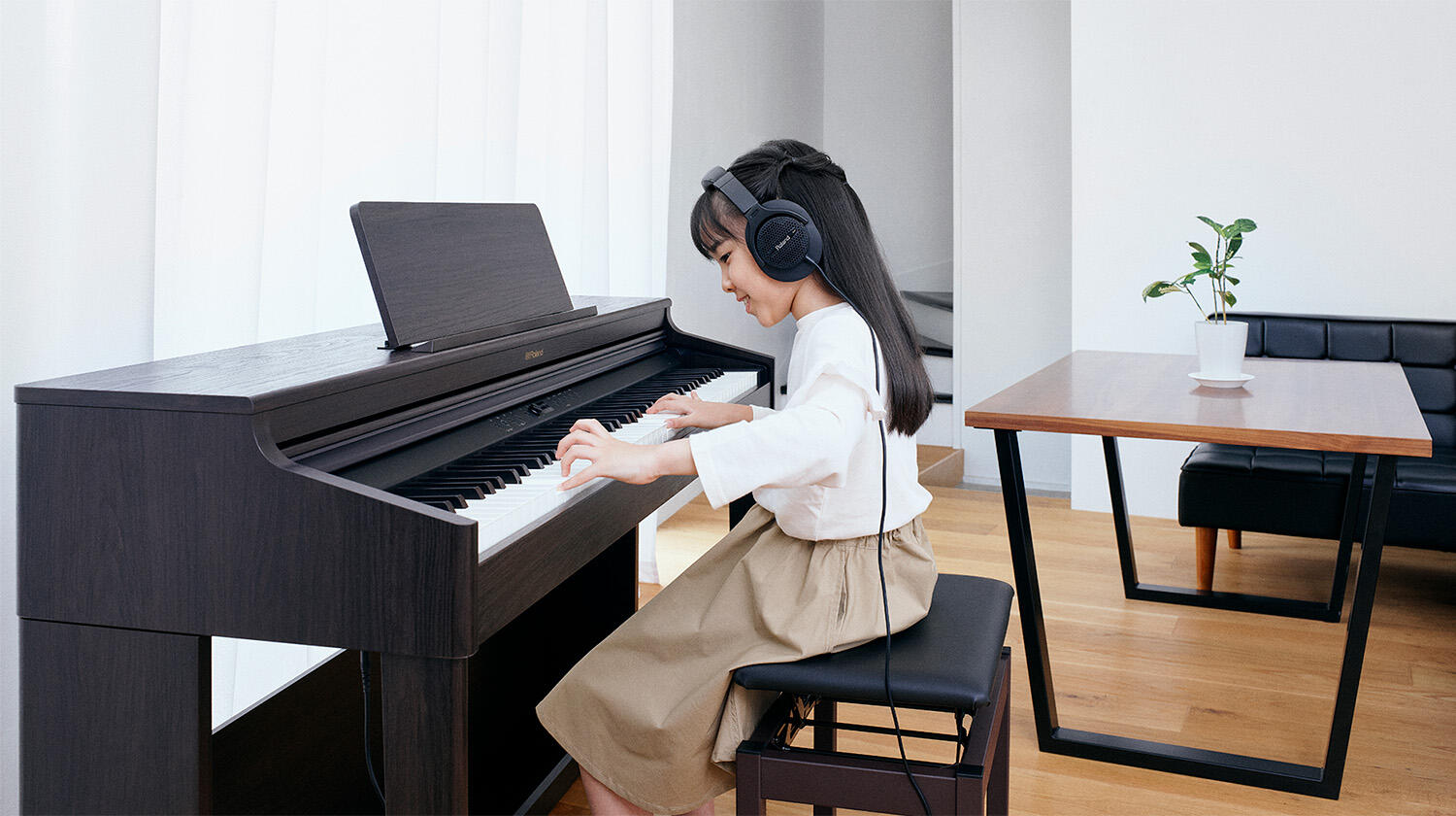 電子ピアノの必需品「ヘッドホン」を長くお使いいただく方法
