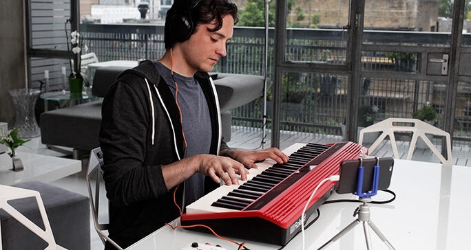 簡単に演奏を盛り上げられる「GO:KEYS（GO-61K）」