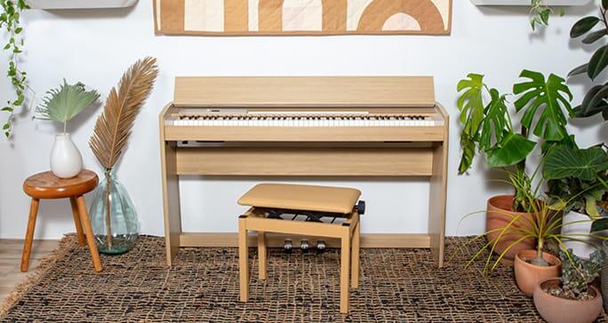 >【F701】モダン・インテリアに合うスタイリッシュなピアノ